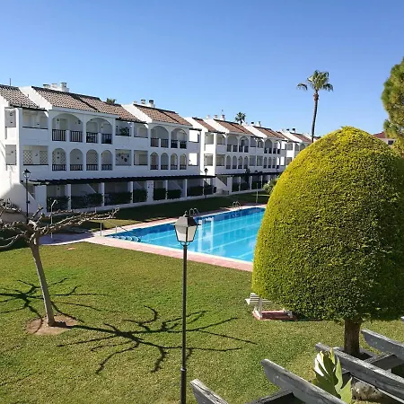 4 Personas Con Piscinas Vinarós